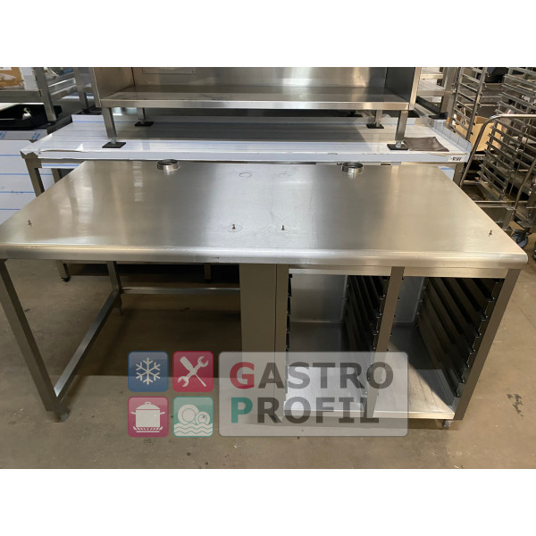 Arbeitstisch 175x88x92cm mit Zapfen für Rational SCC und 16 Einschüben GN 1/1