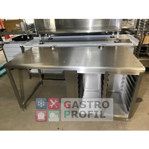 Arbeitstisch 175x88x92cm mit Zapfen für Rational SCC und 16 Einschüben GN 1/1