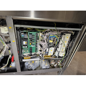 Hobart Doppelkorb-Haubenspülmaschine AUPT-10A Bj. 2019 + Zu - und Ablauftisch + Galgenbrause